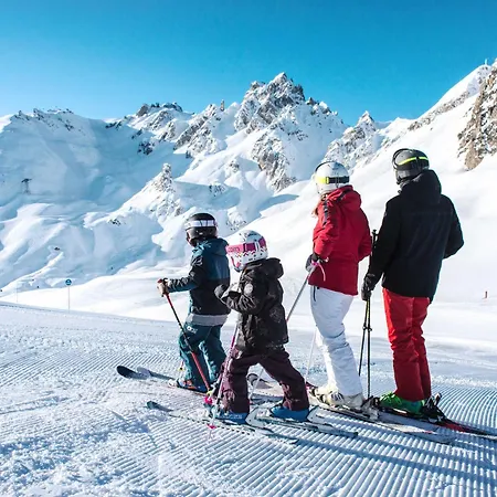 Daire Skis Aux Pieds A La Tania - 2 Pieces, 4 Pers, Avec Balcon, Proche Centre Station - Fr-1-182a-29