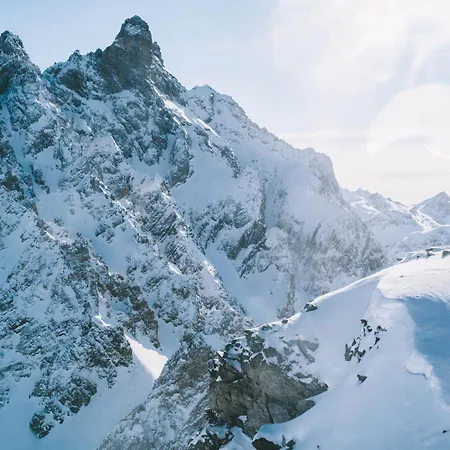 Confortable 2 Pieces, Skis Aux Pieds & Proche Commerces Courchevel